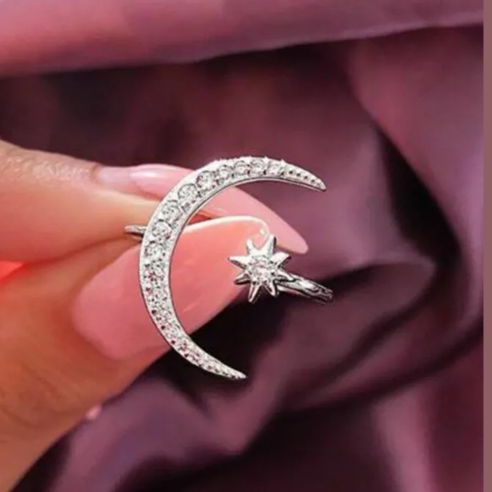 Moon Star Topaz Ring - Picture 4 of 7